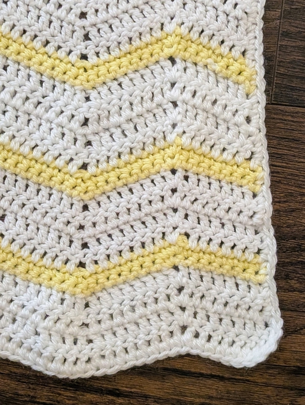EUC Handmade 45"x34" Crocheted White and Yellow Chevron Pattern Throw Blanket - Picture 4 of 5